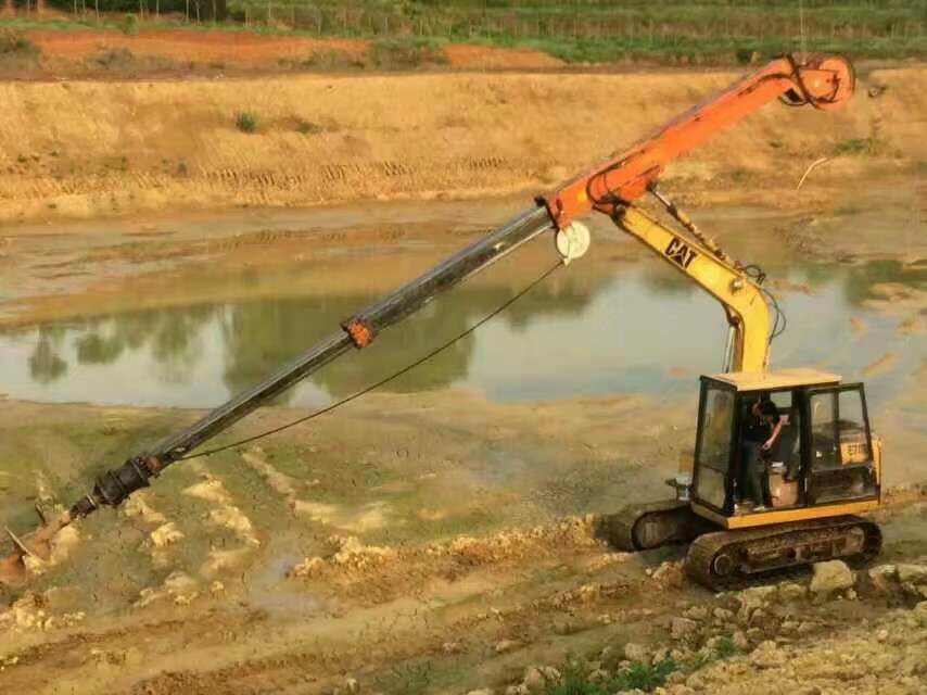 挖機(jī)伸縮臂廠家、勾機(jī)伸縮臂廠家、伸縮臂勾機(jī)廠家